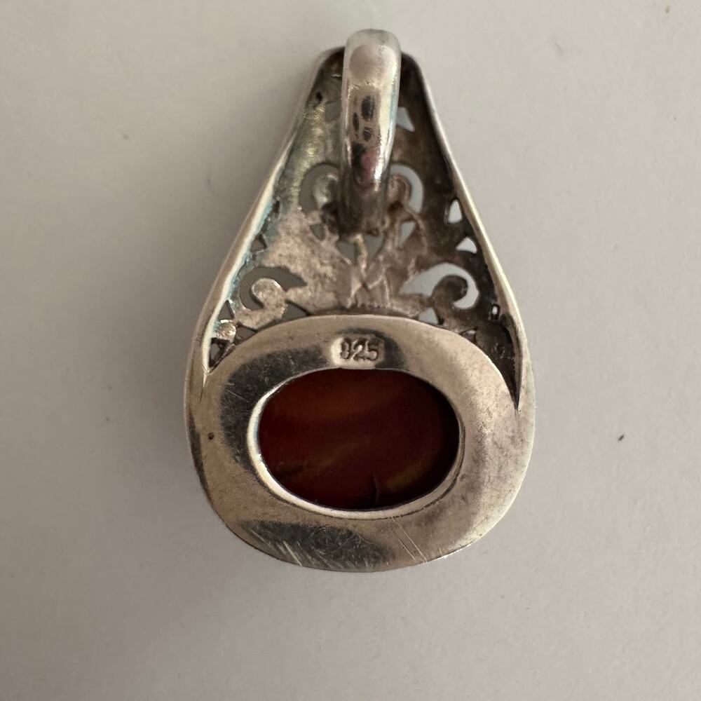 Vintage 925 Sterling Silver Carnelian Cabochon Red Stone Pendant Scrollwork 4g - Picture 2 of 4